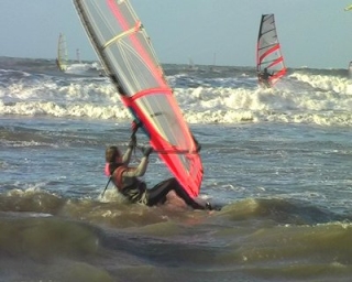  leisure and competitive windsurfing in school 